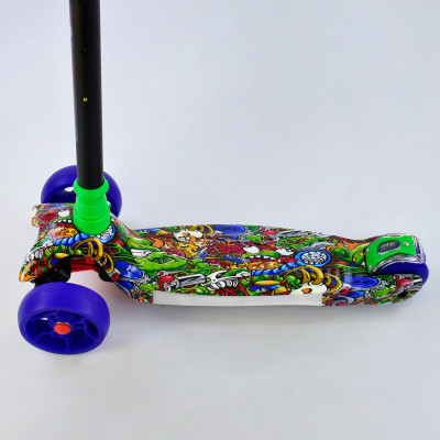 Самокат трехколесный Best Scooter со светом (al-55077 S) Самокат трехколесный Best Scooter со светом (al-55077 S)