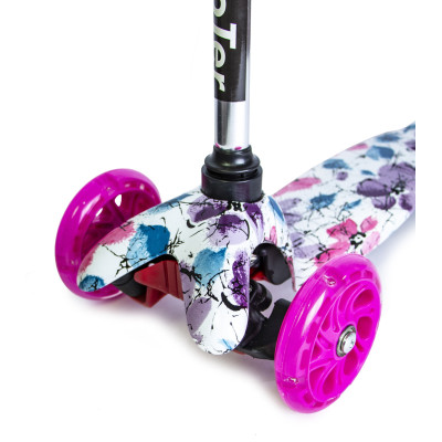 Самокат детский Scooter от 2-х лет светятся колеса (EN5754136) Самокат детский Scooter от 2-х лет светятся колеса (EN5754136)